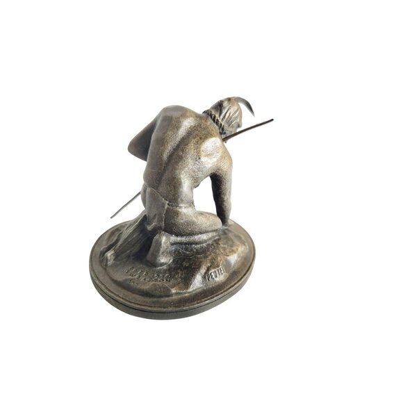 Vintage Hudson Pewter Kneeling Native American Hunter Statue 1970 - Picture 4 of 10